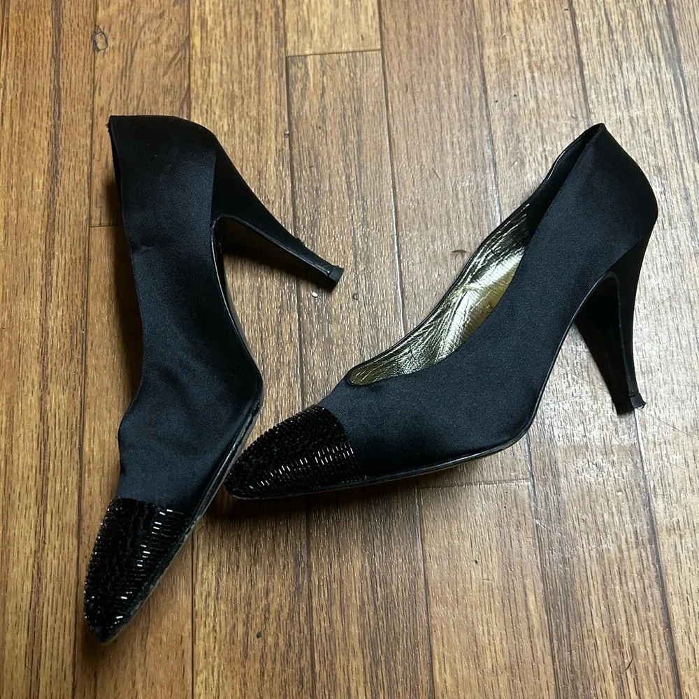 Chanel - Picture 7 of 8